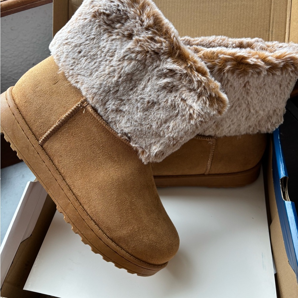 Arizona Jean Company Tan Ankle Booties with Plush Lining